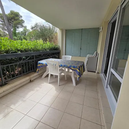 Διαμέρισμα St Aygulf, Plages Et Commerces A Pied, Piscine Dans Residence, Parking Couvert Gratuit Fréjus