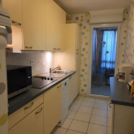 Διαμέρισμα St Aygulf, Plages Et Commerces A Pied, Piscine Dans Residence, Parking Couvert Gratuit Fréjus