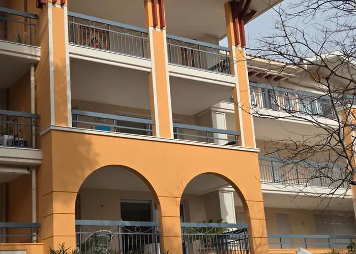 4 Personnes * Fréjus